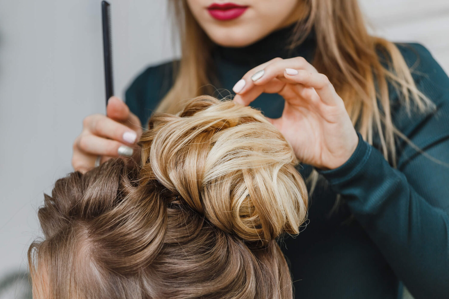 5 messy hairstyles that are actually too stylish to skip